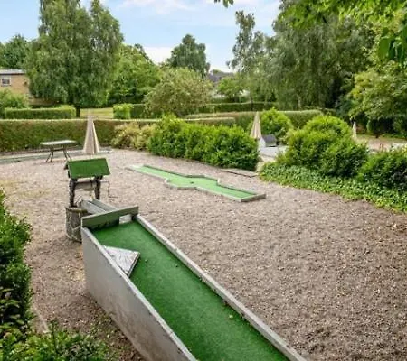 & Ξενοδοχείο *